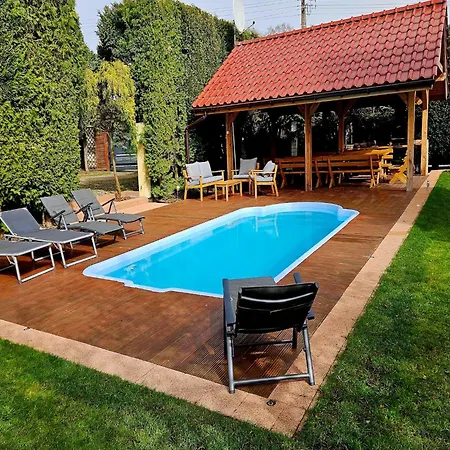 Holiday Home Near Baltic Sea And Lake Kolczewo, Cleaning Included 펜션 쿠크제보